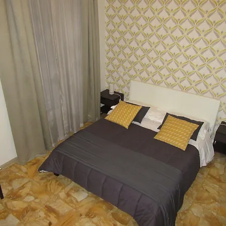 ゲストハウス Rettifilo